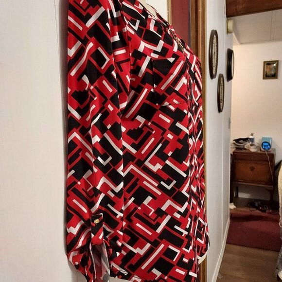 Anne Klein M EX Cond pit to pit 18 inches length 24 Black,red and white - Picture 3 of 5